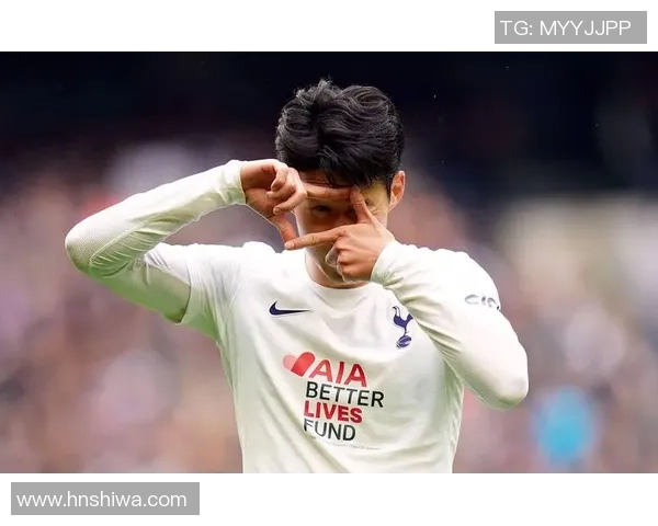 足球明星感人瞬间高清图片展现他们的真实情感与坚韧精神